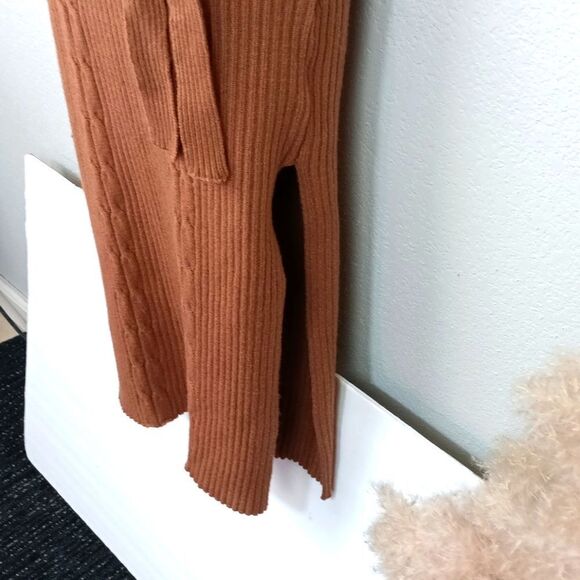 Women's BeBe tobacco brown sleeveless turtle neck cable knit midi dress sz M - Picture 8 of 13